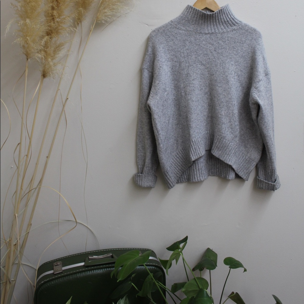 XS H&M Gray Knit Turtleneck Sweater